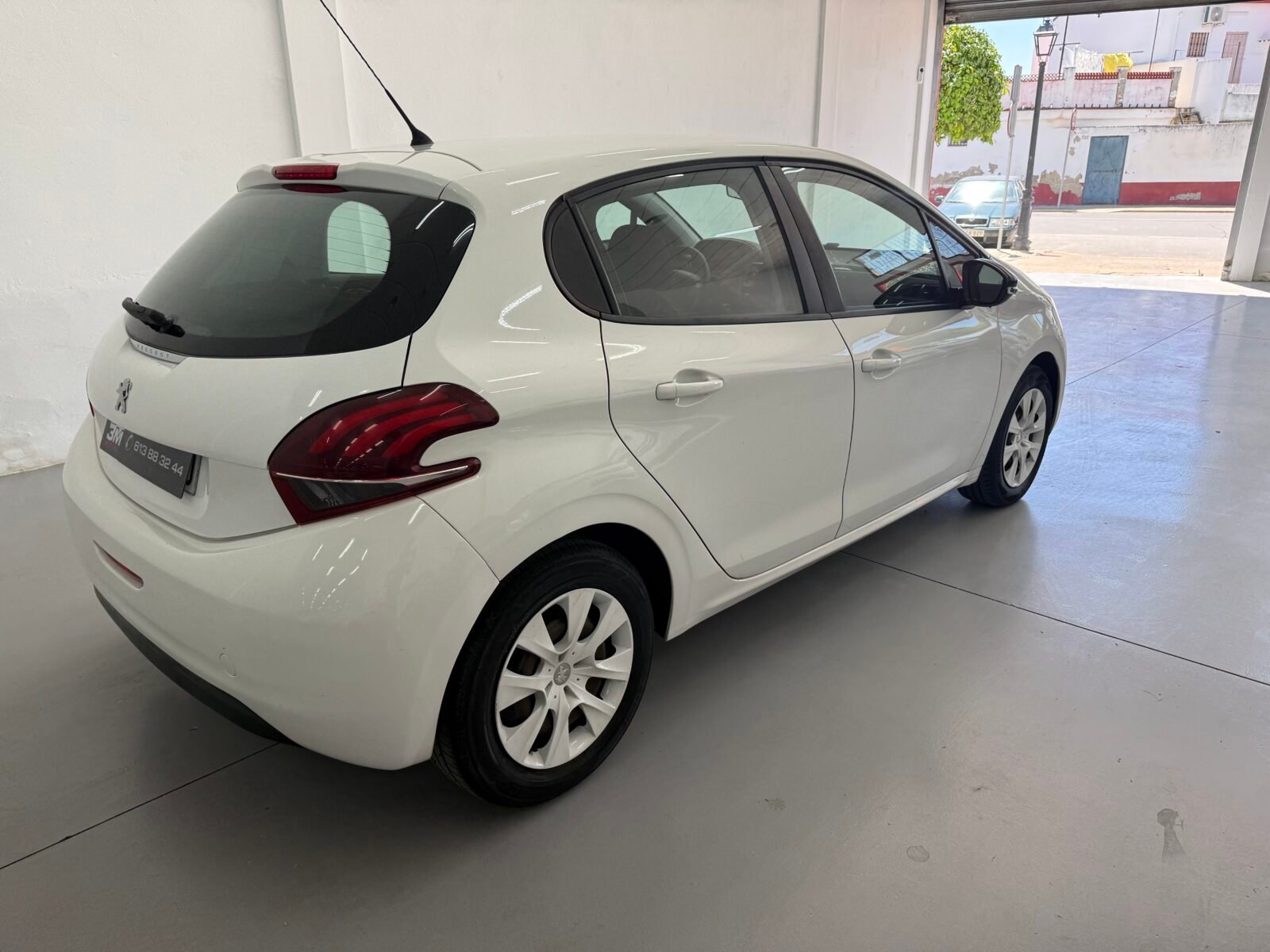 PEUGEOT 208 1.0 68cv like 