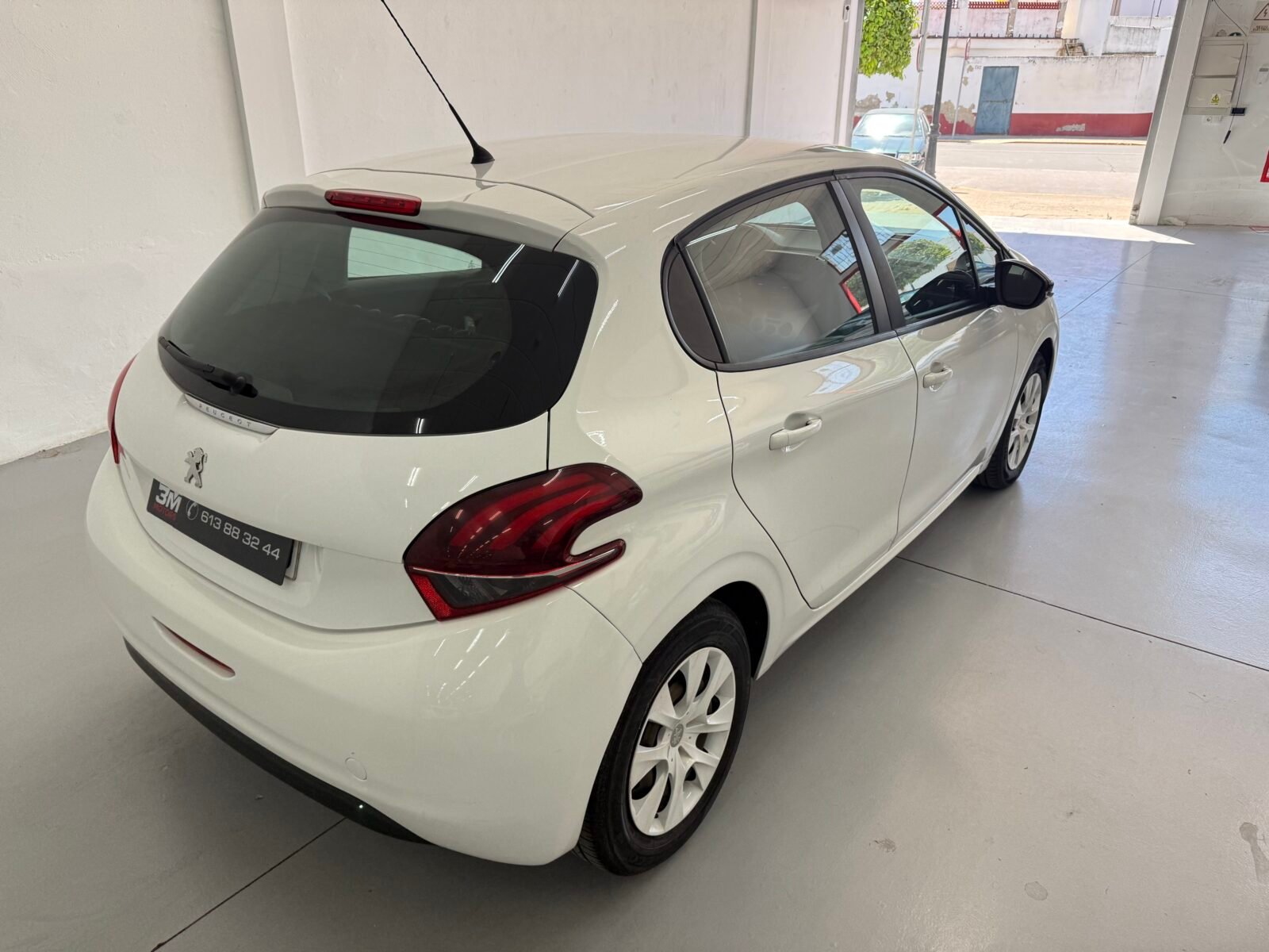 PEUGEOT 208 1.0 68cv like 