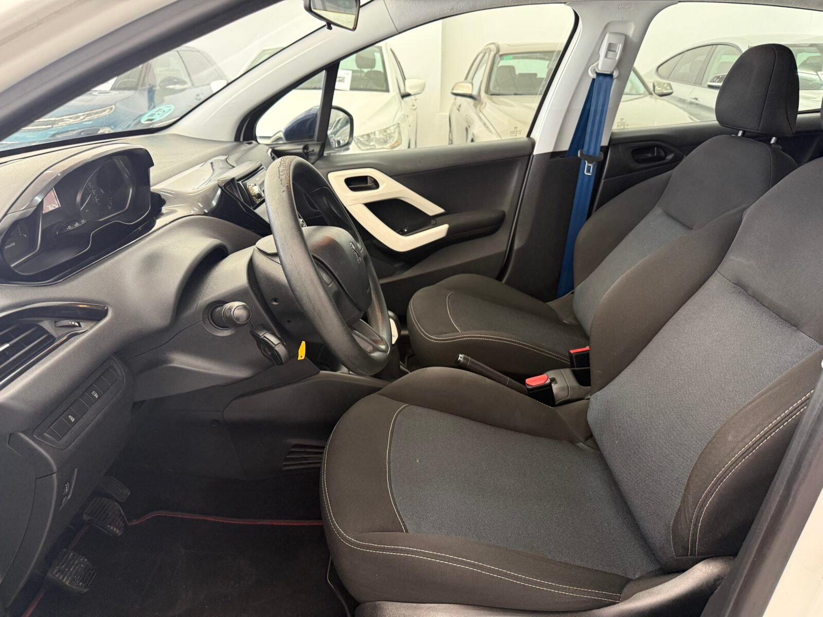 PEUGEOT 208 1.0 68cv like 