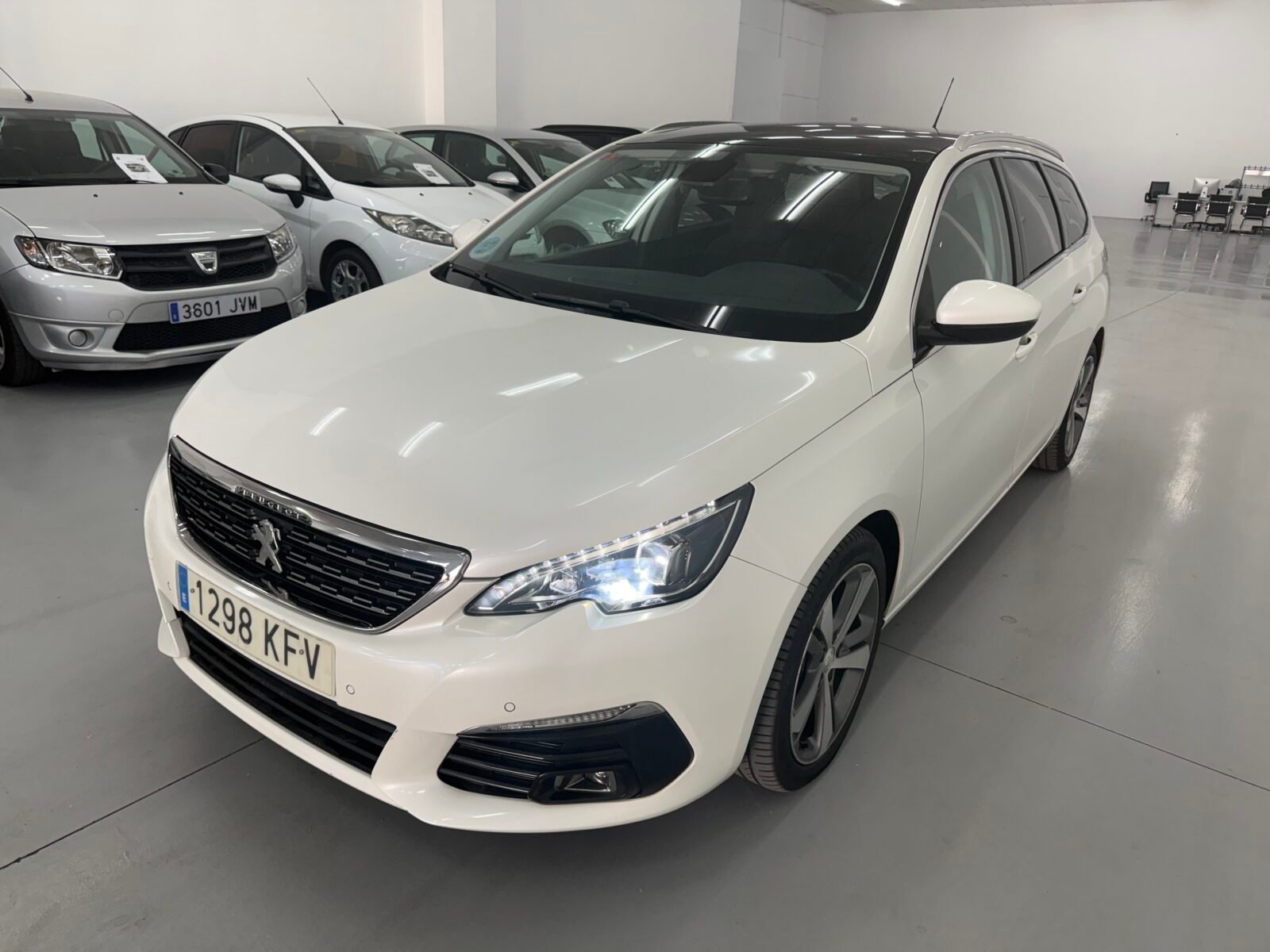 PEUGEOT 308 1.2 GASOLINA 130cv SW Allure 