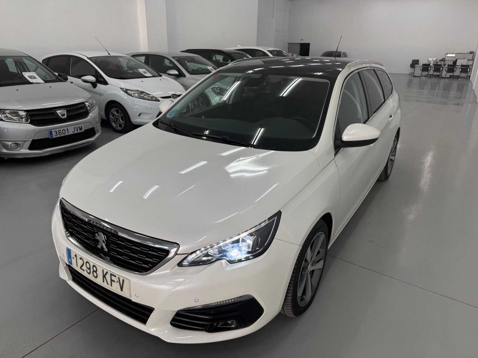 PEUGEOT 308 1.2 GASOLINA 130cv SW Allure 