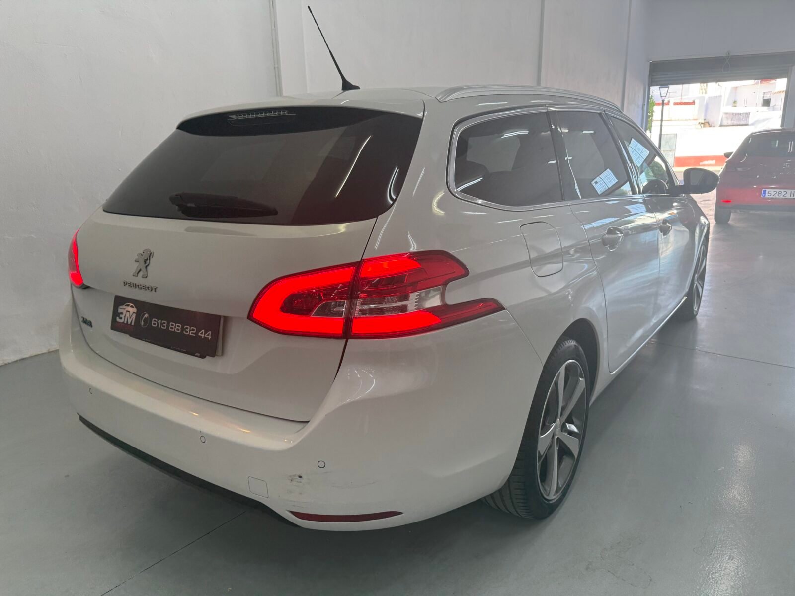 PEUGEOT 308 1.2 GASOLINA 130cv SW Allure 