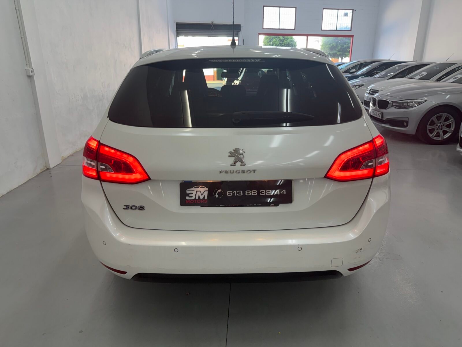 PEUGEOT 308 1.2 GASOLINA 130cv SW Allure 