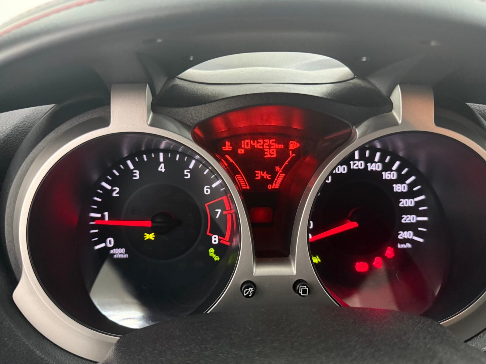 NISSAN NISSAN JUKE TEKNA SPORT 